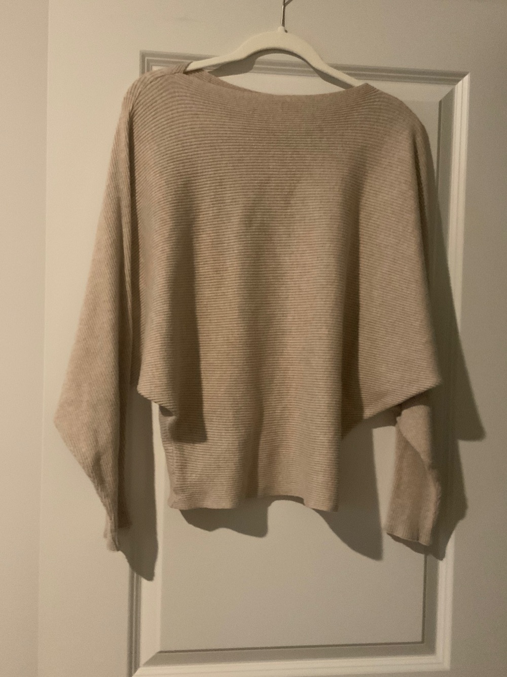 Khaki batwing sweater, tapered waist, like new